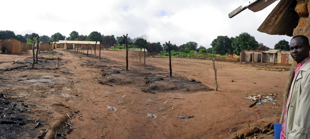 abgebranntes_dorf-c-p-aurelio-kirche-in-not