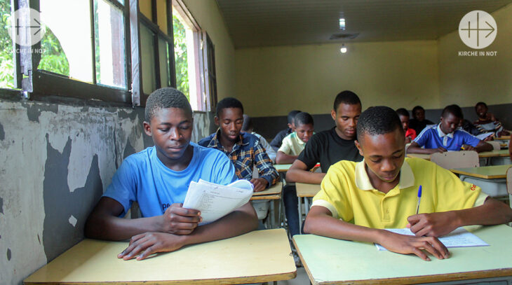 Angola Schule Seminar
