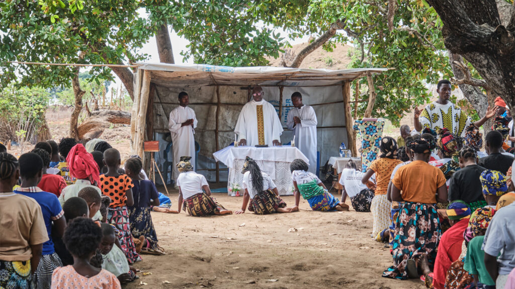 Kardinalstaatssekretär Parolin würdigt bei Mosambik-Besuch die Arbeit von KIRCHE IN NOT