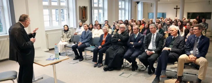 Kardinal Kurt Koch Mitarbeiter KIRCHE IN NOT