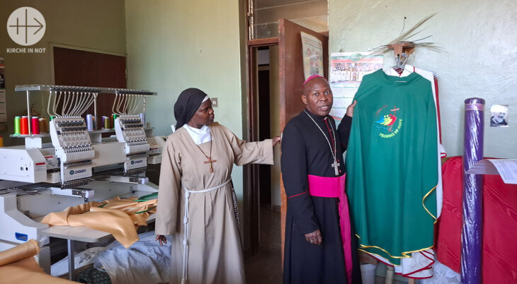 Malawi Bischof Ordensfrau