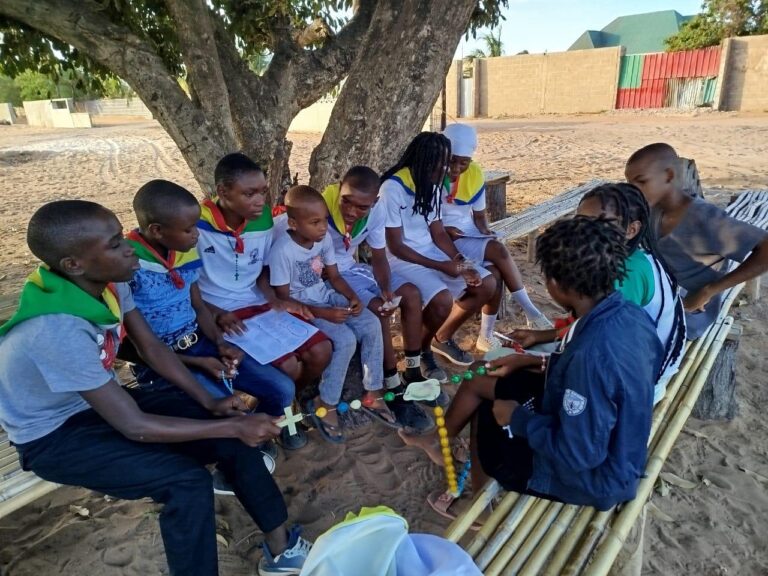 One parish in the Diocese of Lichinga, Mozambique a country that has been suffering from an Islamist insurgency for seven years gathered 100 young people to pray for peace in their country and others. The children were very interested. We had met with them twice before, to prepare them. Many of the children didnt know about the rosary or had never prayed it, so the initiative was the first of many opportunities to pray the rosary with them in the future, the parish said